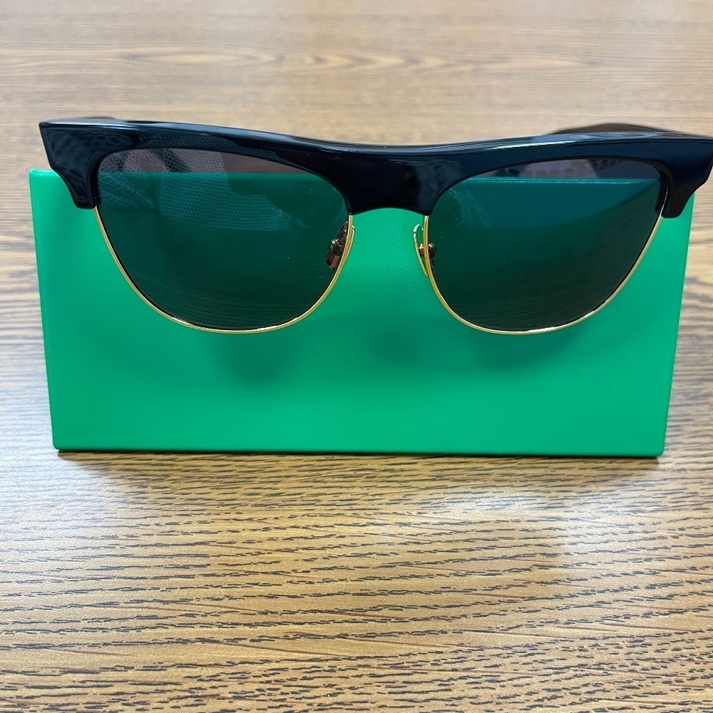 Bottega Veneta BV1003S Sunglasses, Black/Grey - NWT